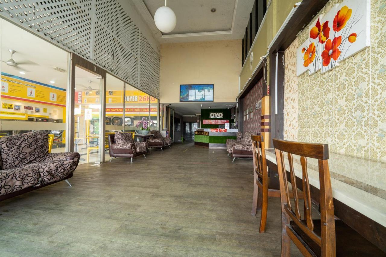 Mary J Hotel Family 10 Pax Room Kota Bharu Esterno foto